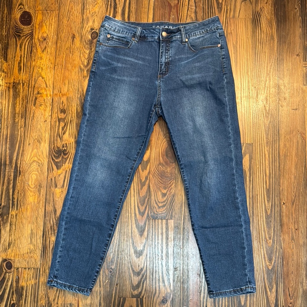 Tahari Blue Ankle Cropped Jeans with Classic Style